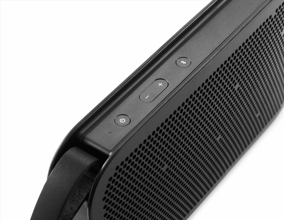 Bang & Olufsen BeoPlay A2 Bluetooth Speaker - Natural Aluminium Electronics  - Zavvi US