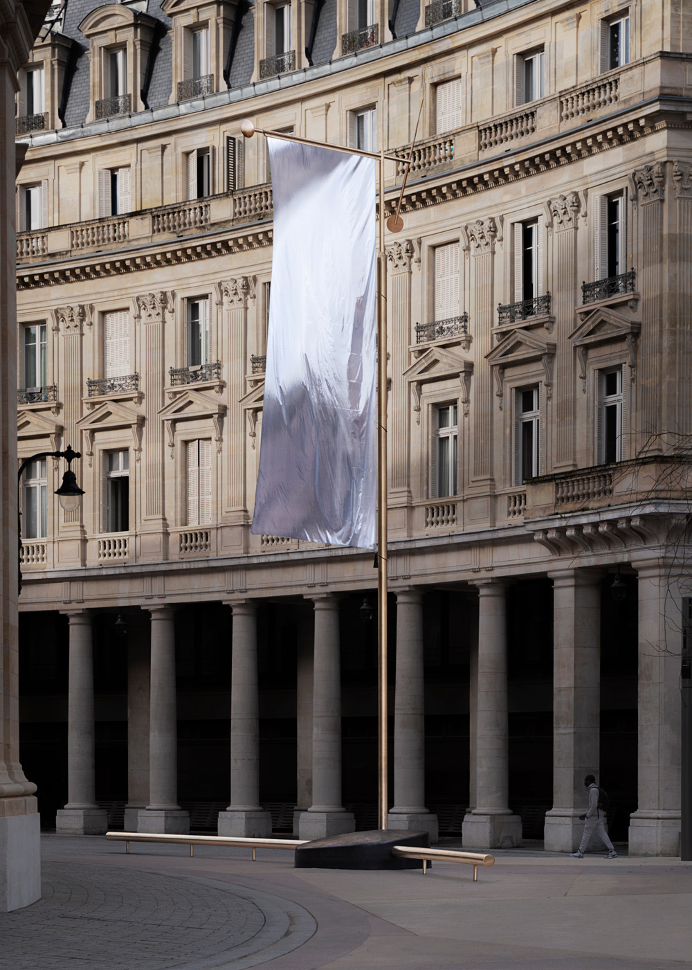 ronan-and-erwan-bouroullec-public-square-and-furnishings-bourse-de-commerce-pinault-collection-museum-paris-designboom-l