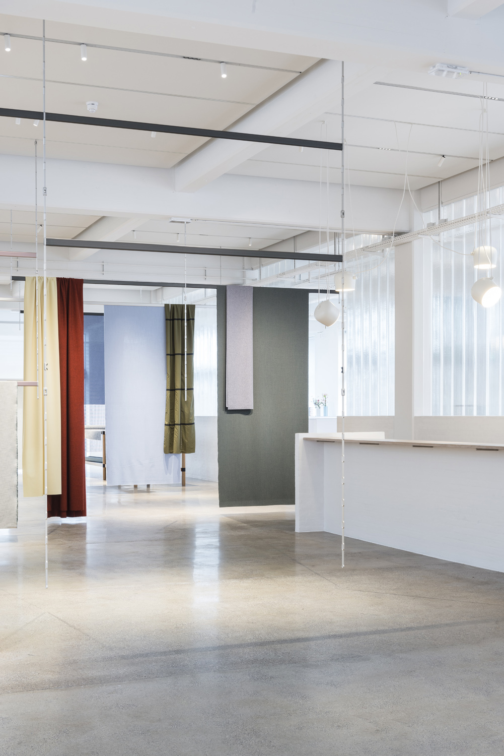 ronan-and-erwan-bouroullec-kvadrat-showroom-copenhagen-fabric-designboom-2