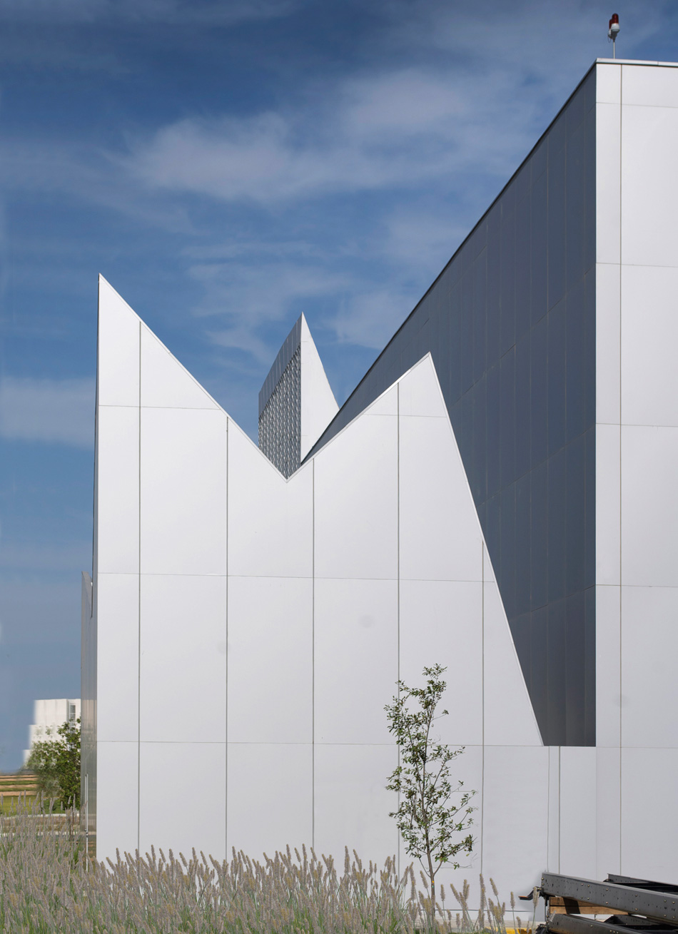 brooks + scarpa: metalsa\'s new center for manufacturing innovation