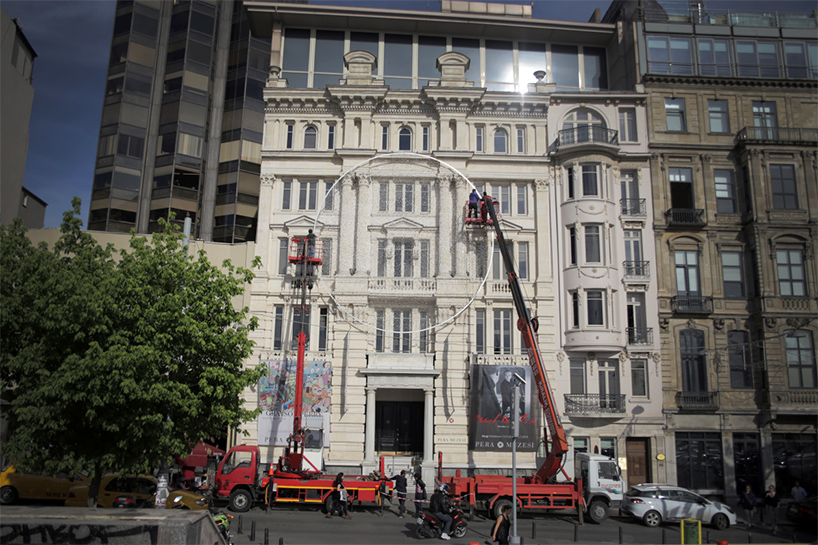 caitlind-wayne-sea-see-saw-pera-museum-designboom-53