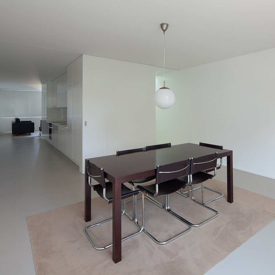 claudia monteiro vitor oliveira architects house lindo vale porto portugal designboom