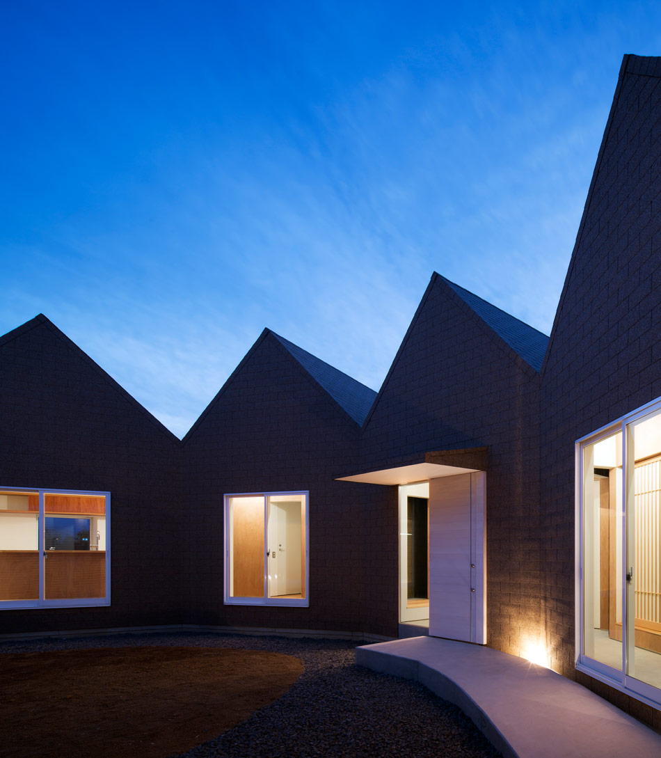 container design house of awa-cho