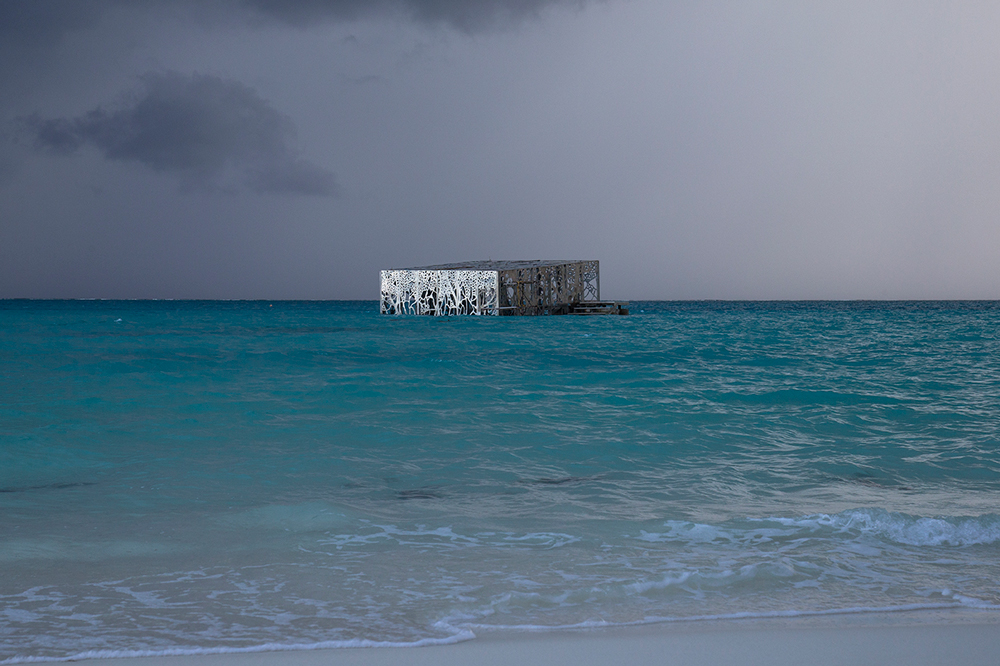 jason-decaires-taylor-coralarium-fairmont-maldives-sirru-fen-fushi-underwater-art-museum-designboom-1