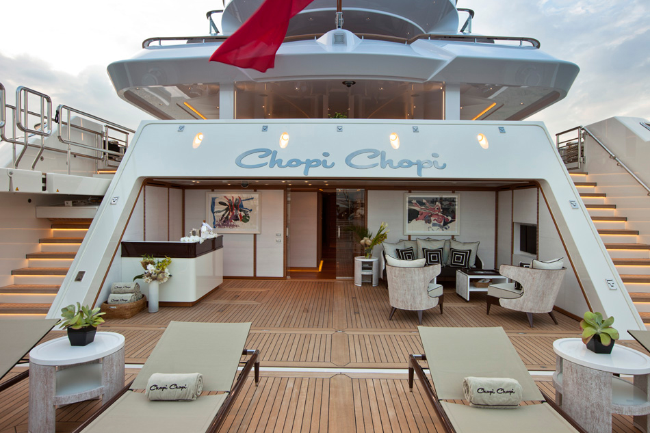 crn-mega-yachts-chopi-chopi-designboomg04