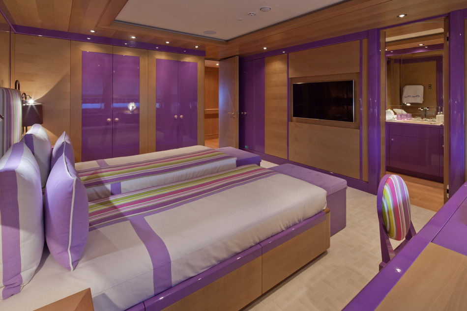 crn-mega-yachts-chopi-chopi-designboomg17