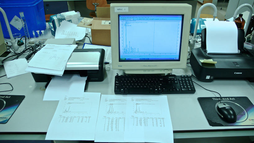 diddo-creates-a-life-sized-human-skull-out-of-street-cocaine-designboom-11