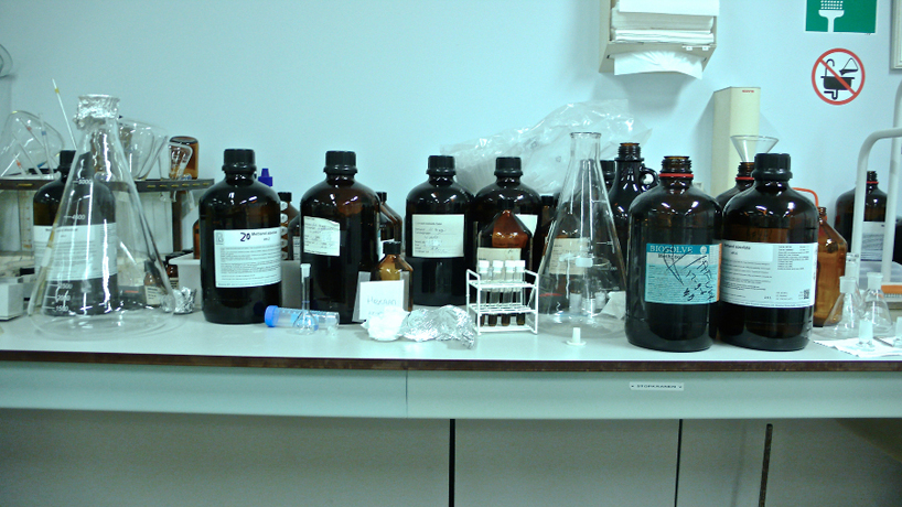 diddo-creates-a-life-sized-human-skull-out-of-street-cocaine-designboom-15