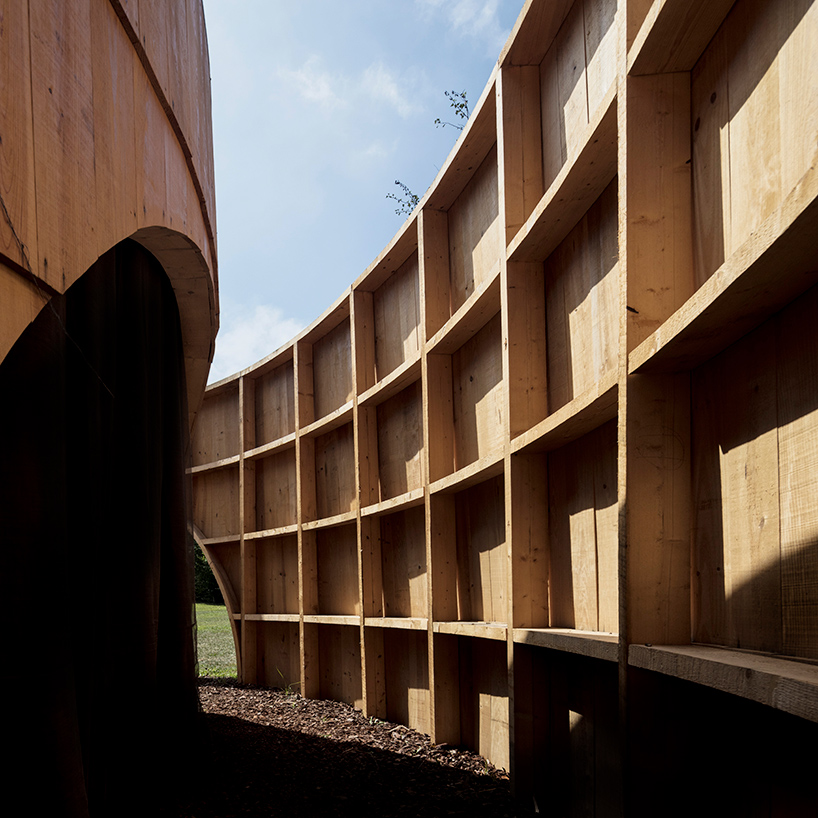 diogo-aguiar-studio-garden-pavilion-museu-de-serralves-porto-designboom-50