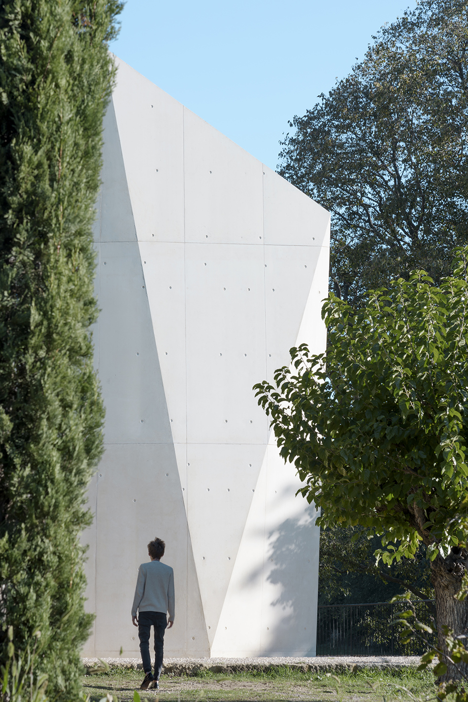 dixneufcentquatrevingtsix benoit and roselyne house south france designboom