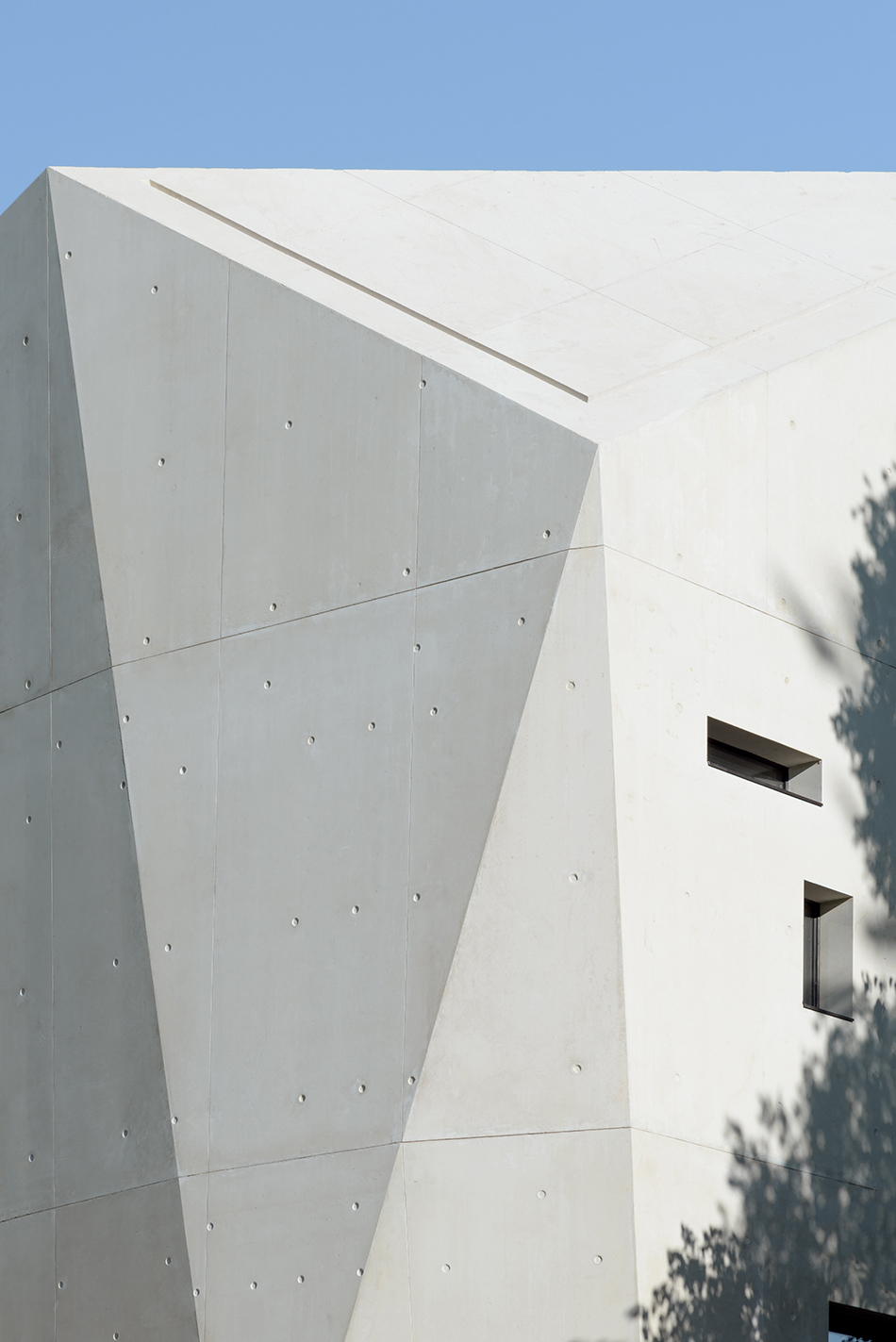 dixneufcentquatrevingtsix benoit and roselyne house south france designboom