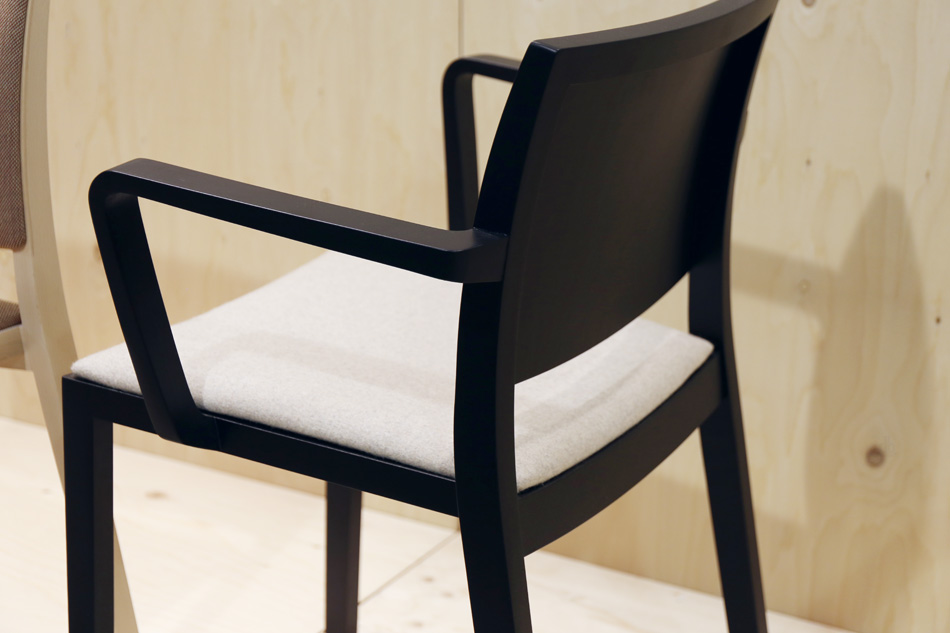 duos chair by jasper morrison for andreu world designboom