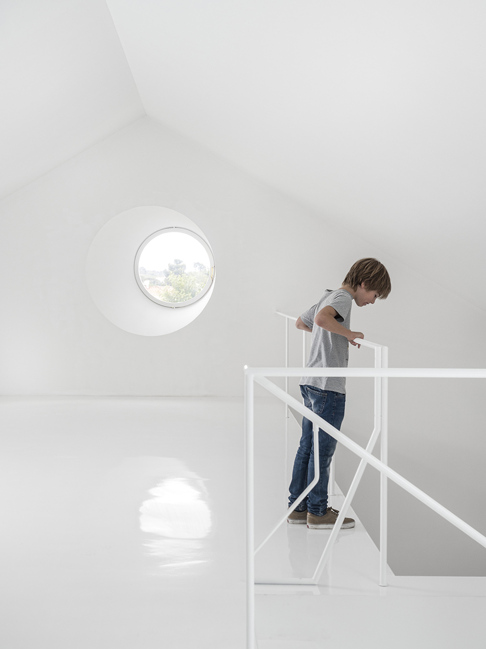 extrastudio red house azeitao portgual designboom