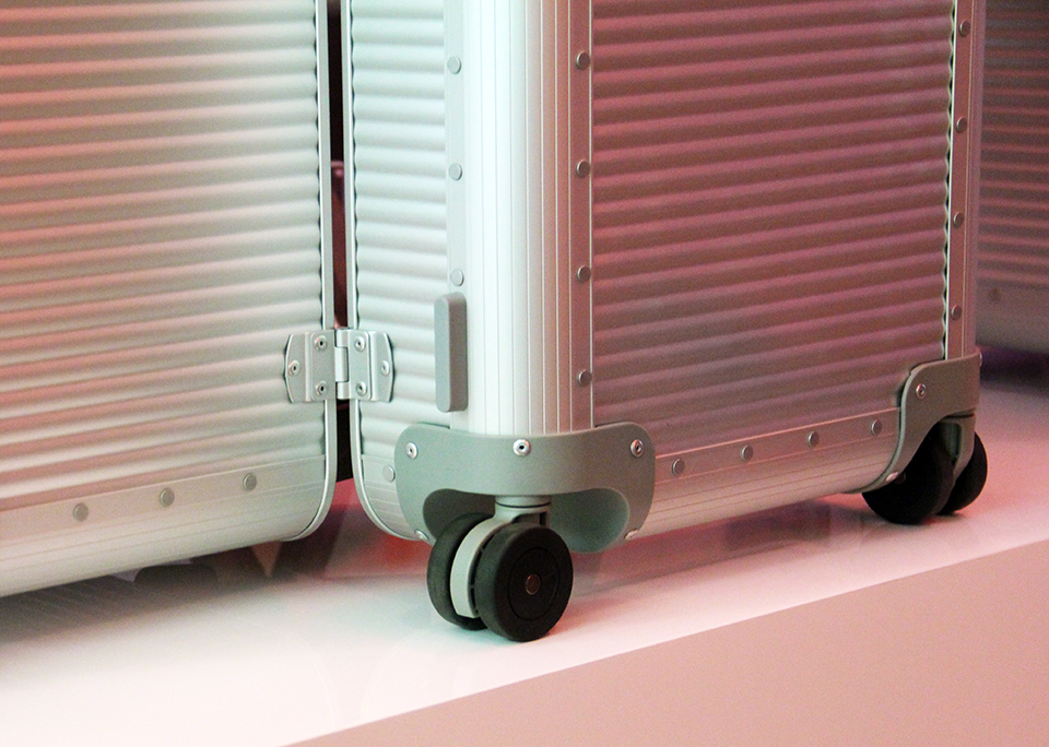 fabbrica-pelletterie-milano-marc-sadler-bank-collection-luggage-designboom-gallery06