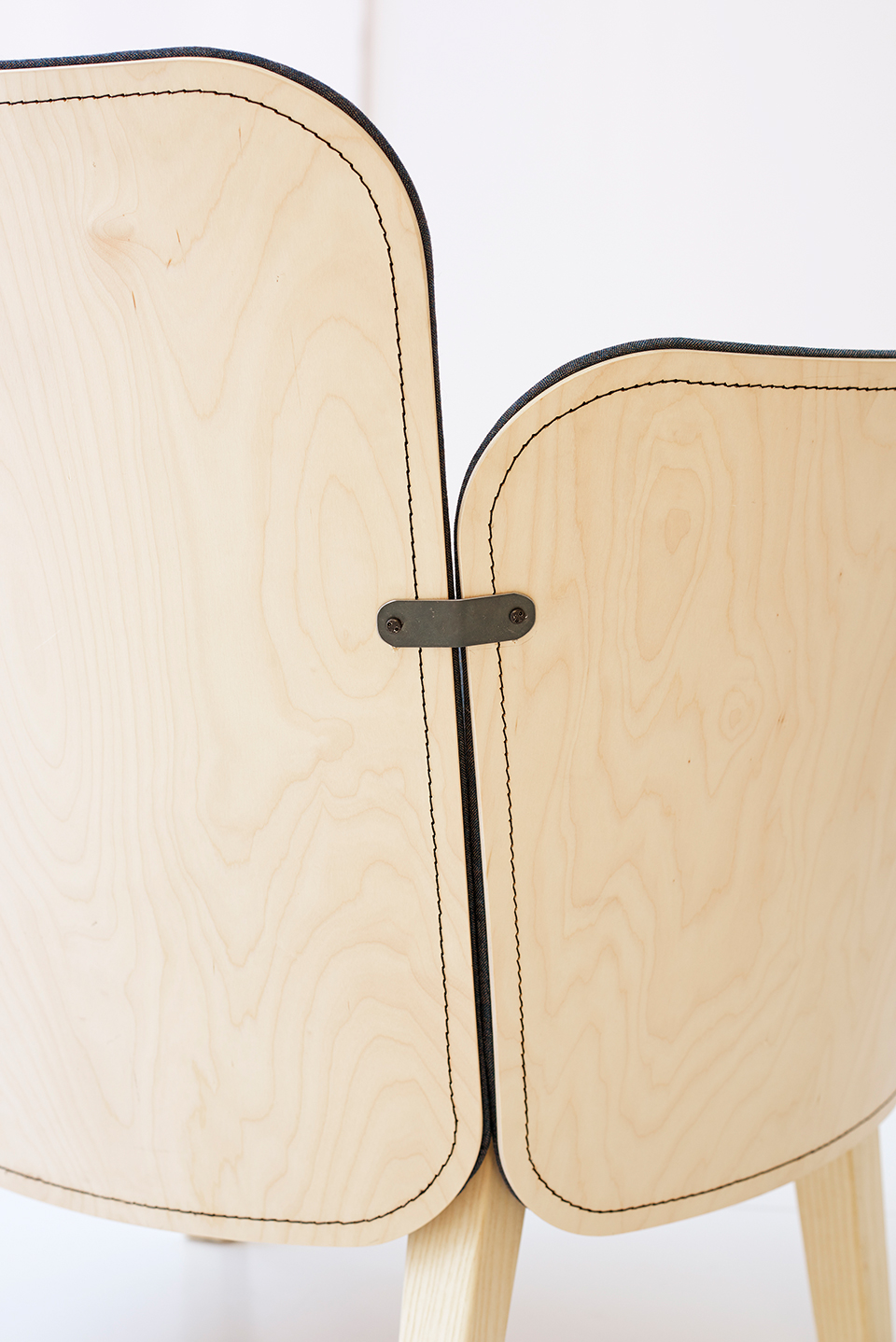 farg-blanche-garsnas-julius-sofa-armchair-designboom-gallery06