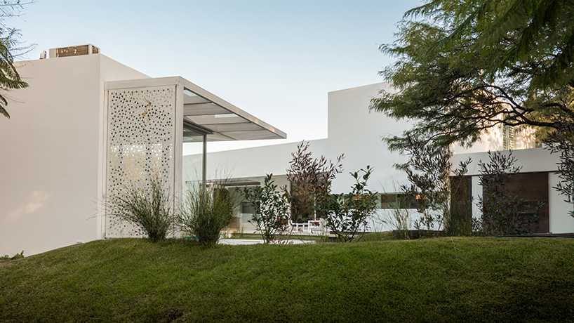 FCP arquitectura casa mooe house cordoba argentina designboom