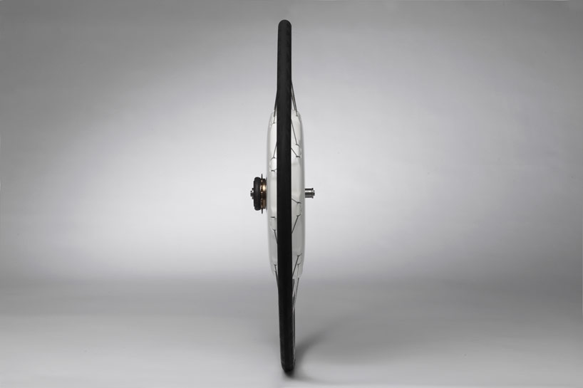flykly smart wheel turns ordinary bikes into electric cruisers