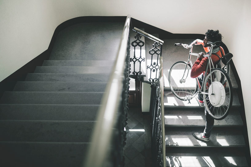 flykly smart wheel turns ordinary bikes into electric cruisers