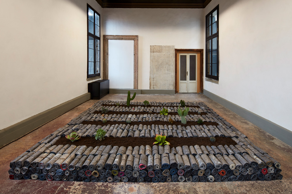 fondazione-prada-jannis-kounellis-retrospective-venice-art-biennale-designboom-3