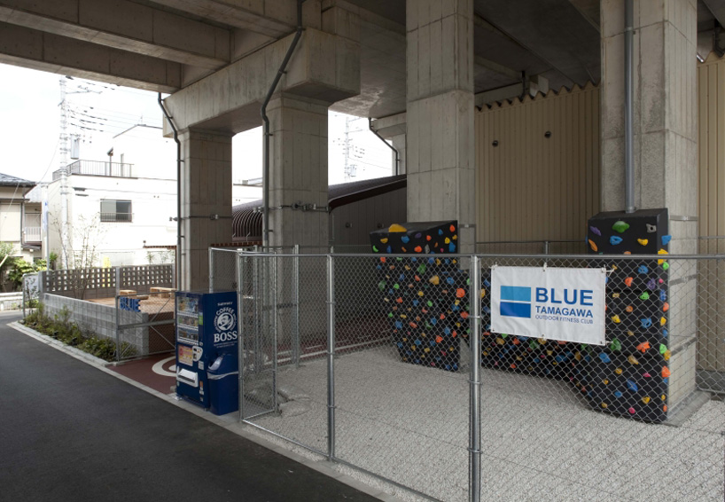 framedesign co blue tamagawa outdoor fitness club railway tokyo designboom