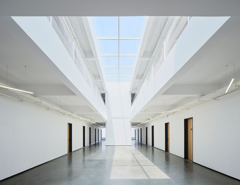 gad-line-studio-riverside-mountain-house-factory-zhejiang-china-designboom-23