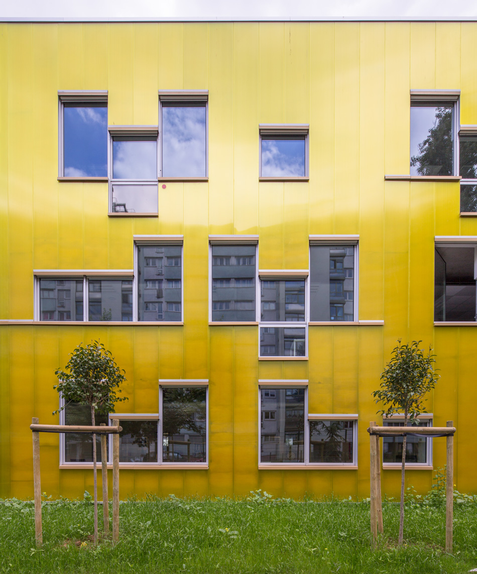 gaelle peneau architectes associes clignancourt centre designboom