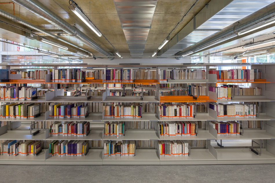 gaelle peneau architectes associes clignancourt centre designboom