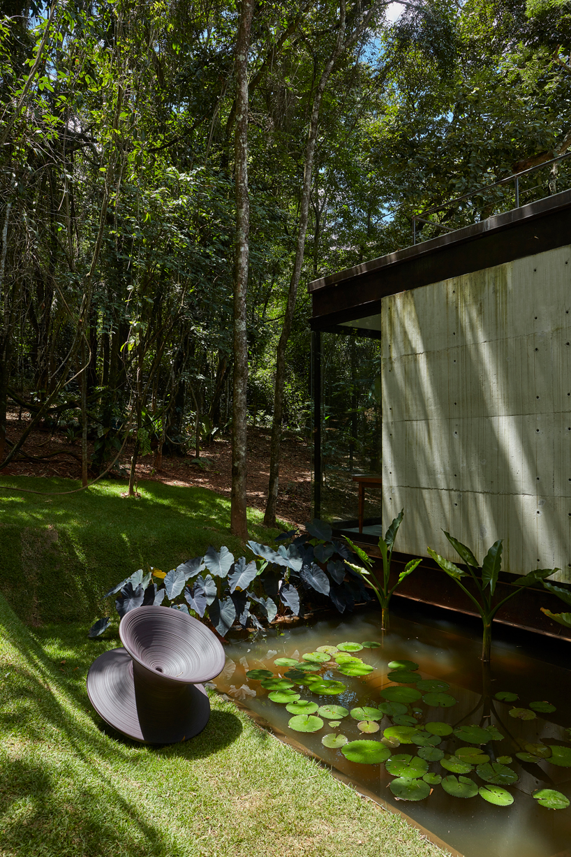 glass-house-angela-roldao-arquitetura-brazil-designboom-18