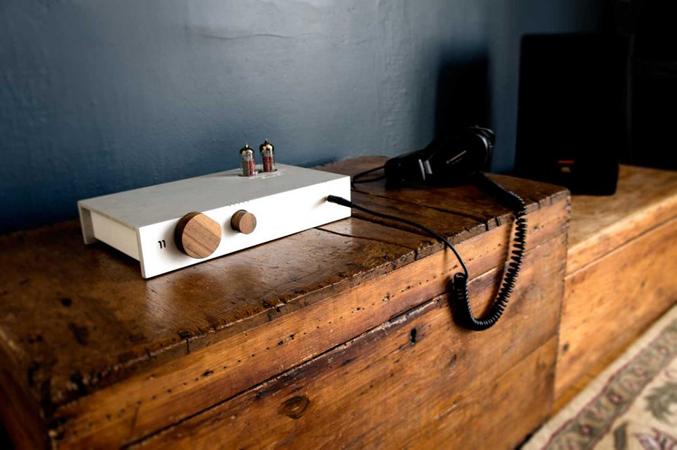 heaven-11-audio-billie-amplifier-designboom-gallery05
