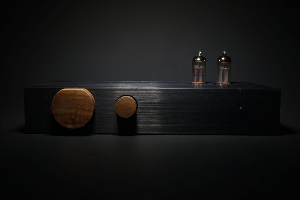 heaven-11-audio-billie-amplifier-designboom-gallery11