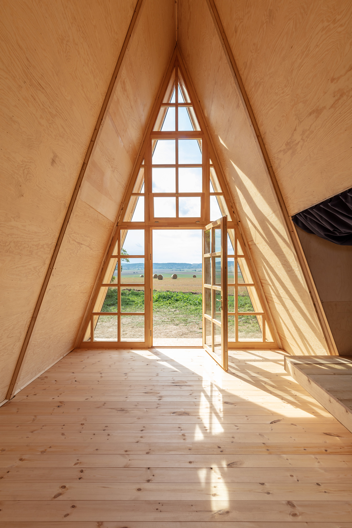 hello-wood-gallery-designboom-013