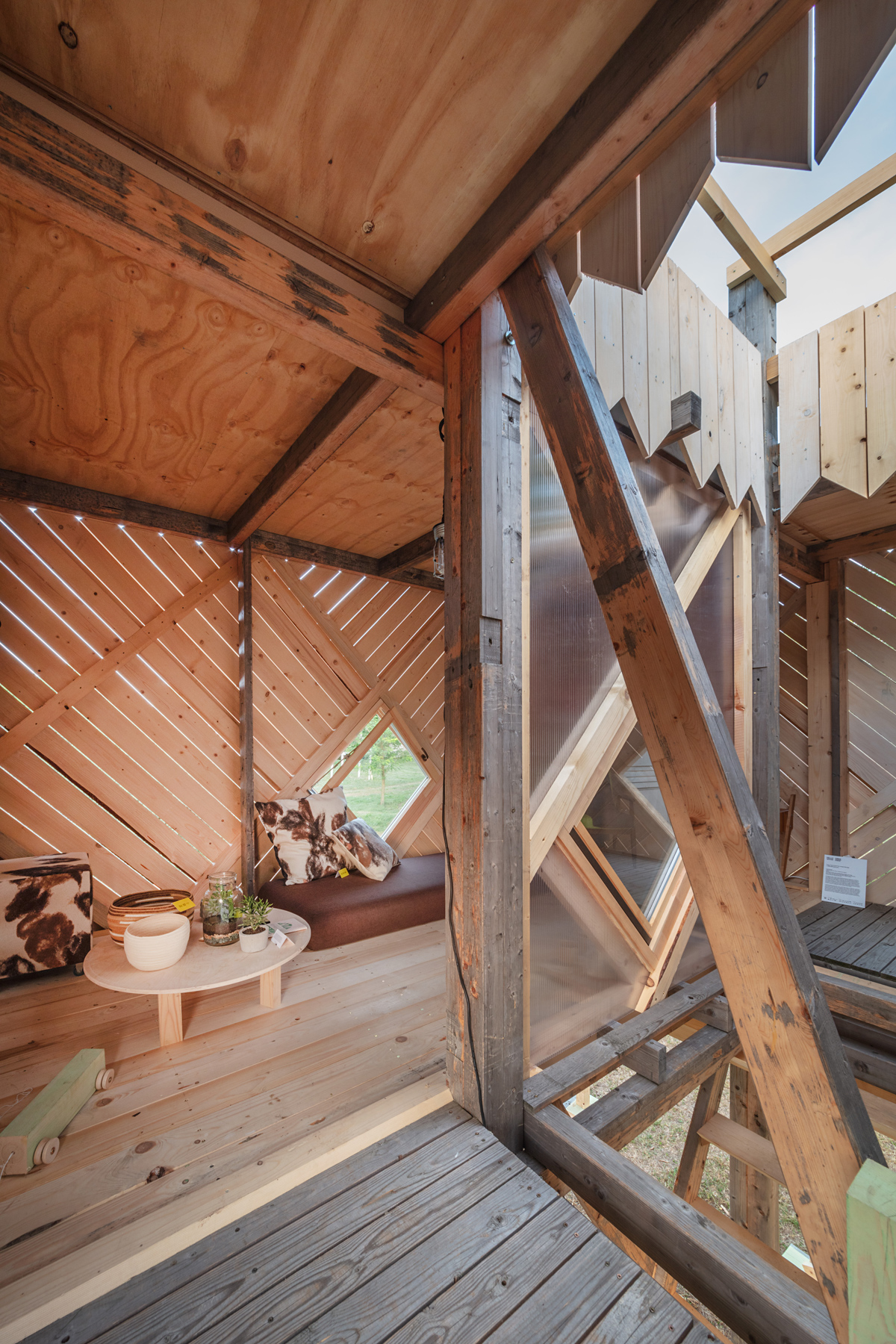 hello-wood-gallery-designboom-019