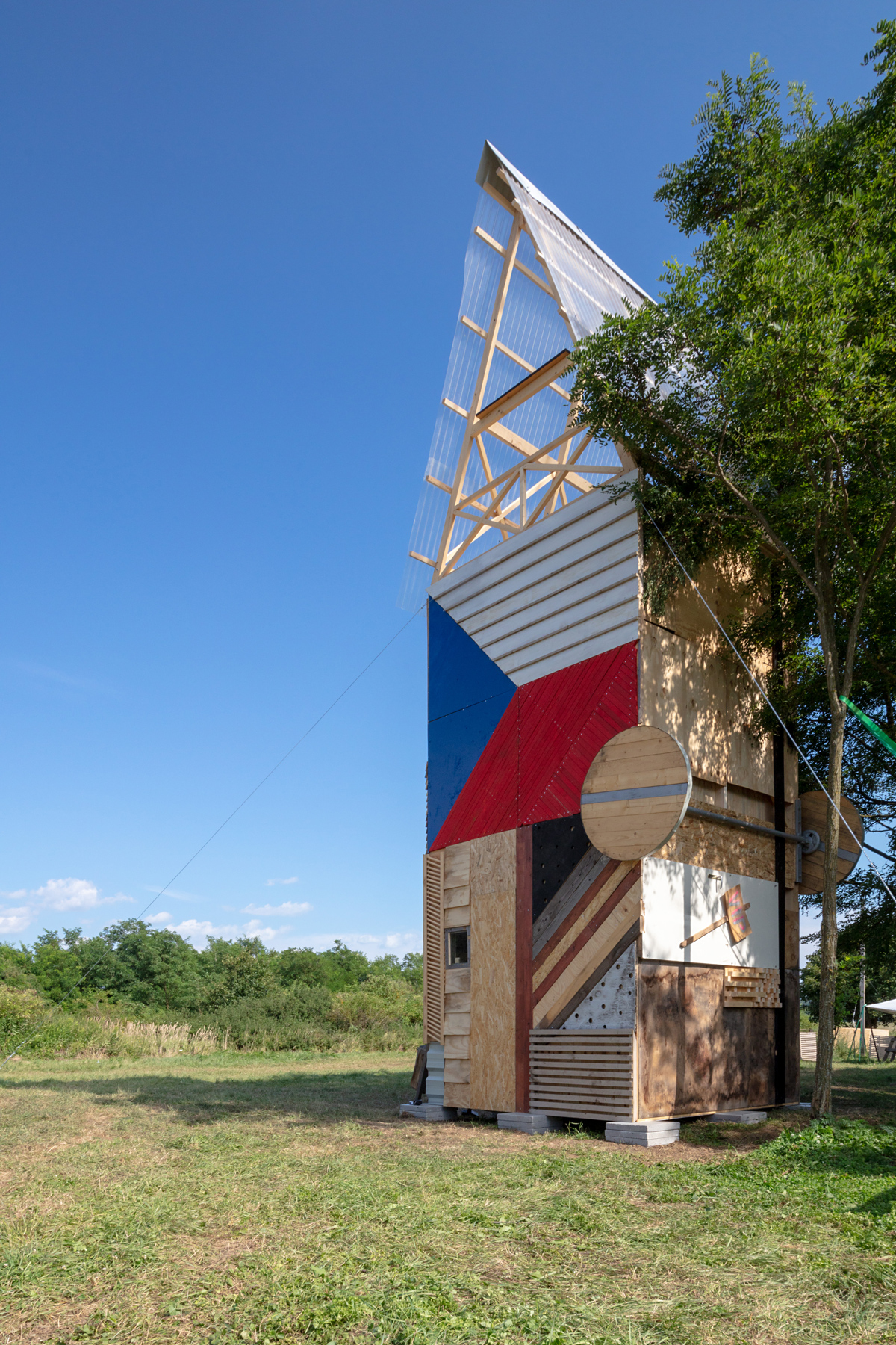 hello-wood-gallery-designboom-025