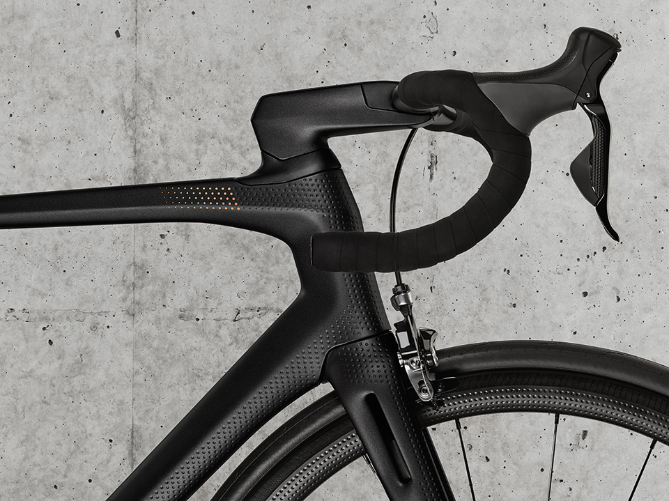 heroin-carbon-fiber-road-bicycle-designboom-gallery02