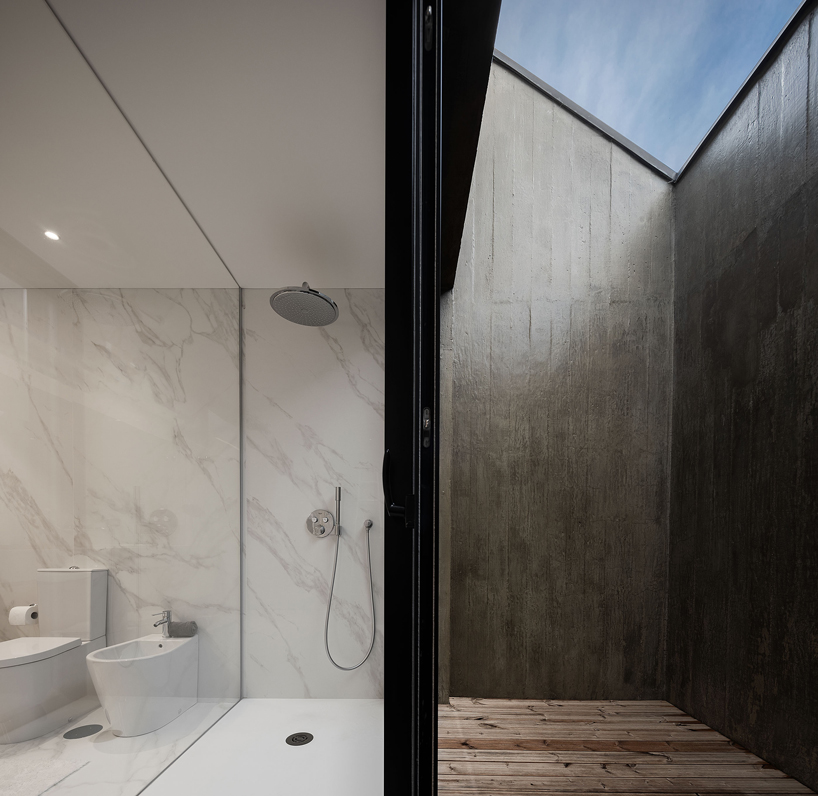 Casa Arrifana em Santa Maria da Feira do atelier Pedro Henrique Arquitecto com fotografia de Arquitectura Ivo Tavares Studio