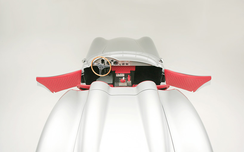 rizk-auto-recreates-iconic-1957-aston-martin-futuristic-look-designboom-gallery-01