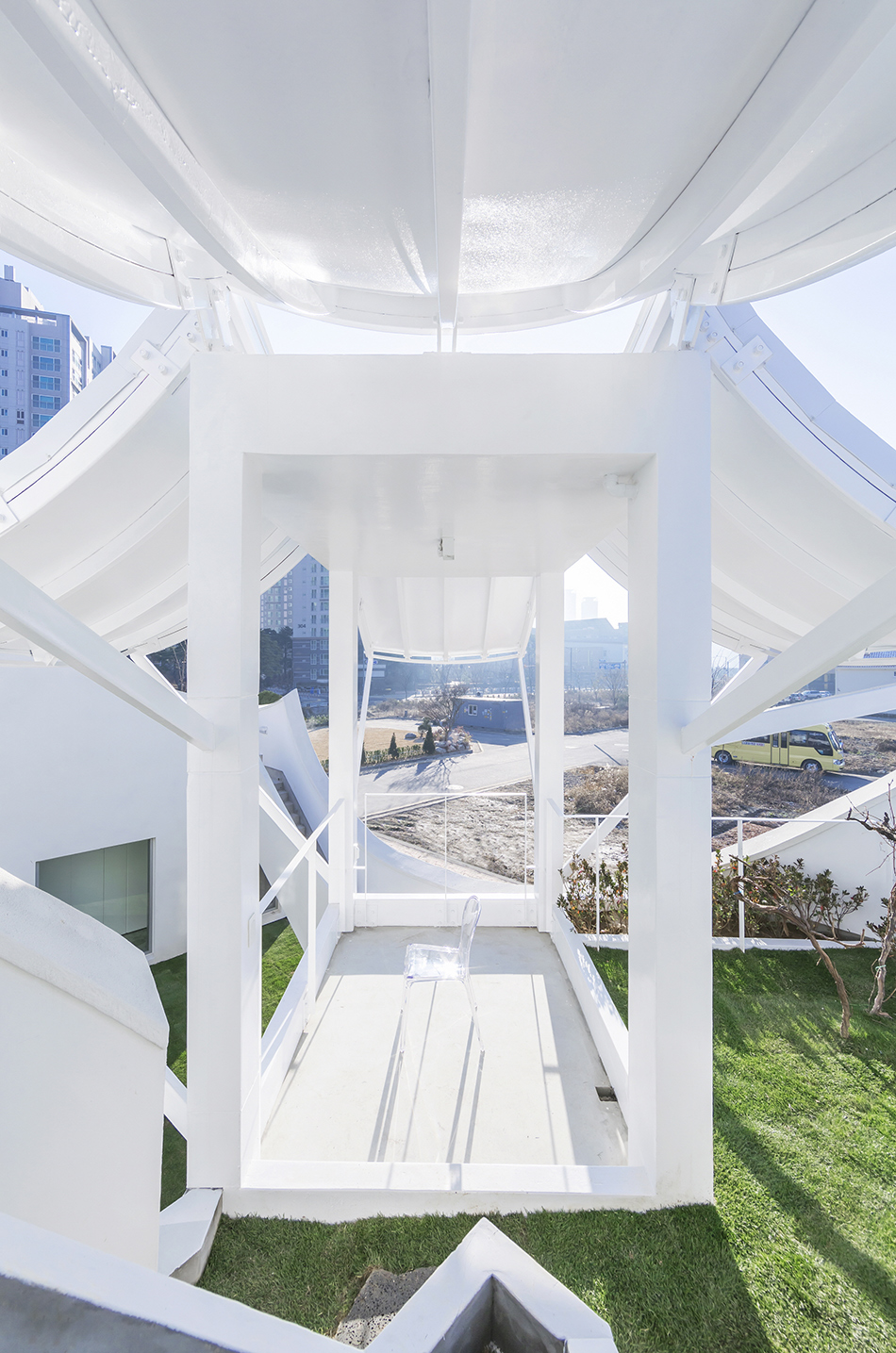 iroje khm architects flying house incheon south korea designboom