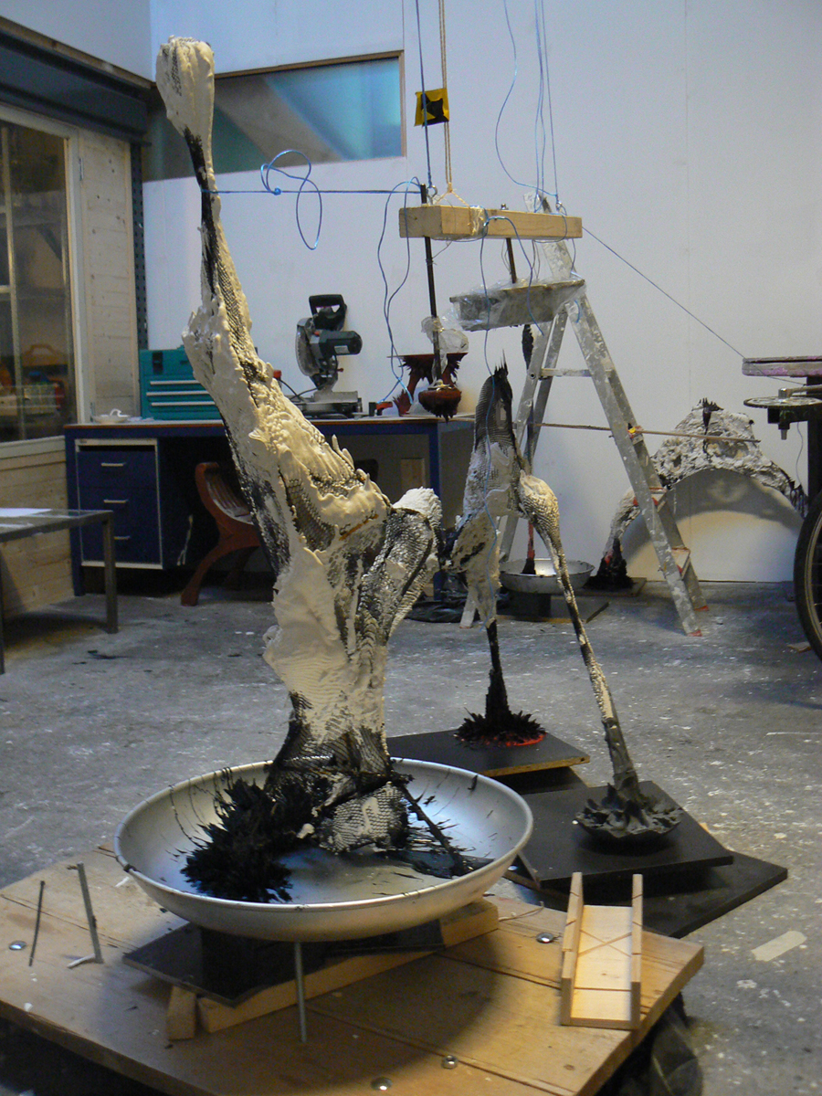 jólan van der wiel: gravity project - the puppeteer at LYNfabrikken
