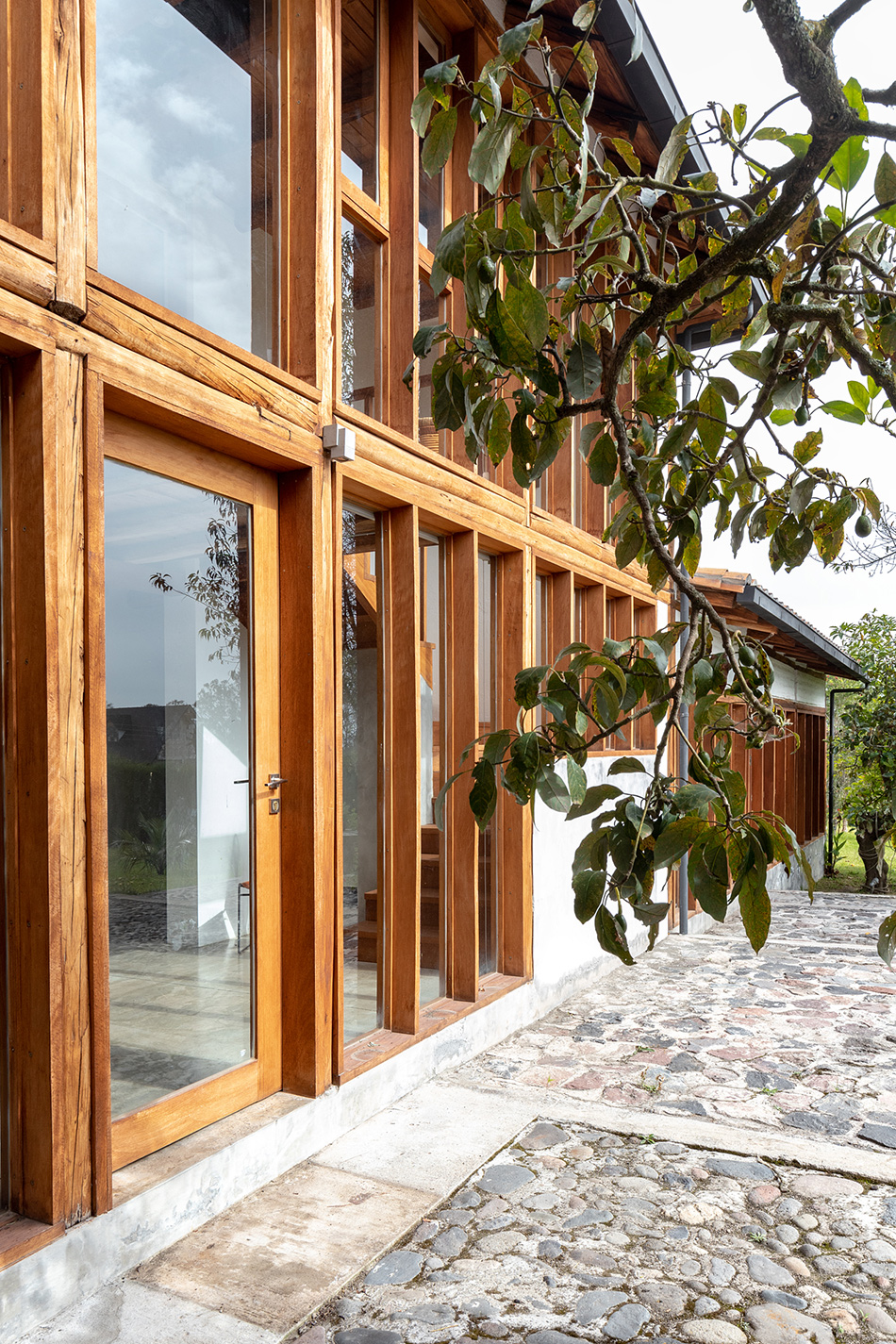 jorge ramon giacometti avocados house puembo ecuador designboom