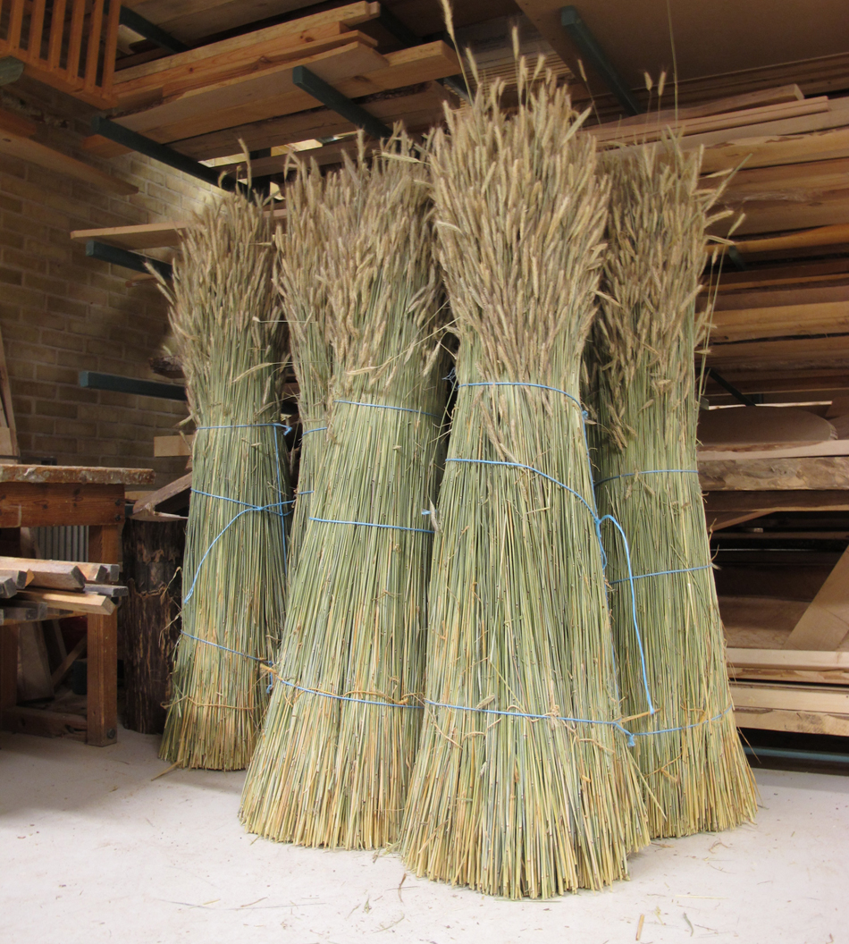 juan cappa straw stool basket lamp