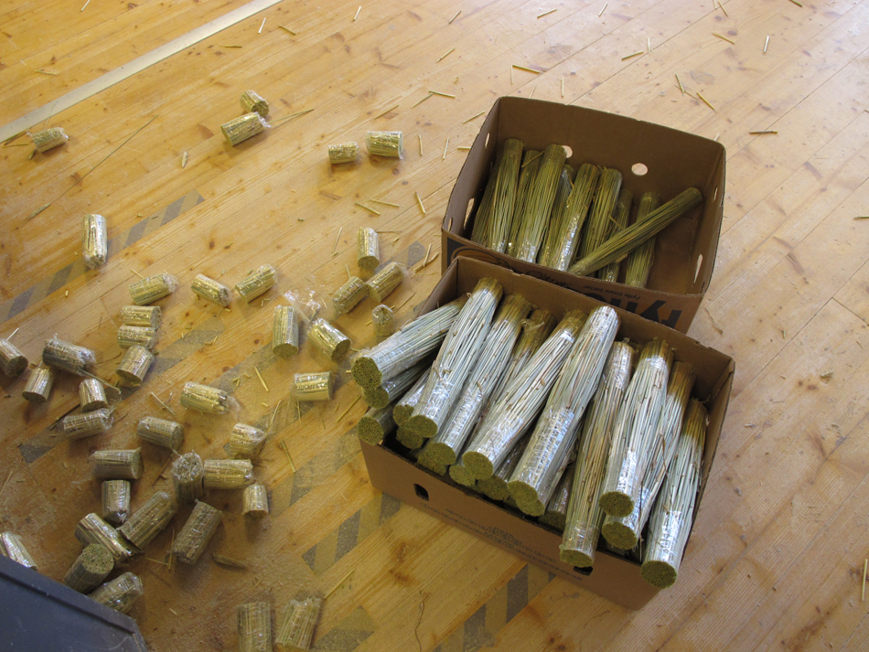 juan cappa straw stool basket lamp