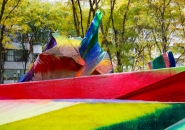 katharina grosse sculpts colorful terrain in brooklyn