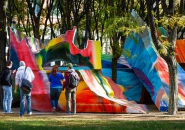 katharina grosse sculpts colorful terrain in brooklyn