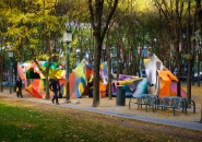 katharina grosse sculpts colorful terrain in brooklyn