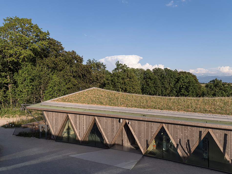 LOCALARCHITECTURE builds pavilion for swiss animal park