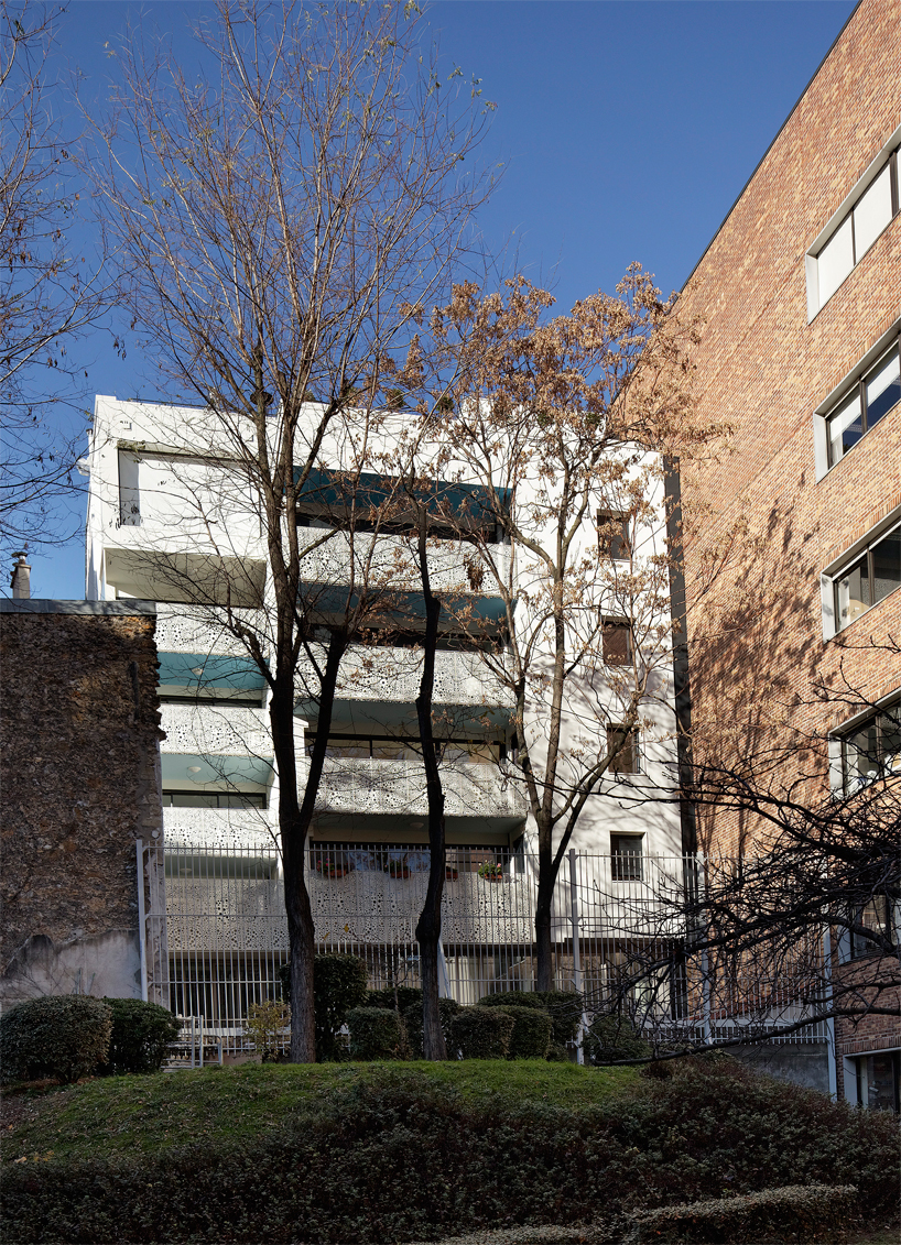 log_architects_villa_des_sciences_designboom08