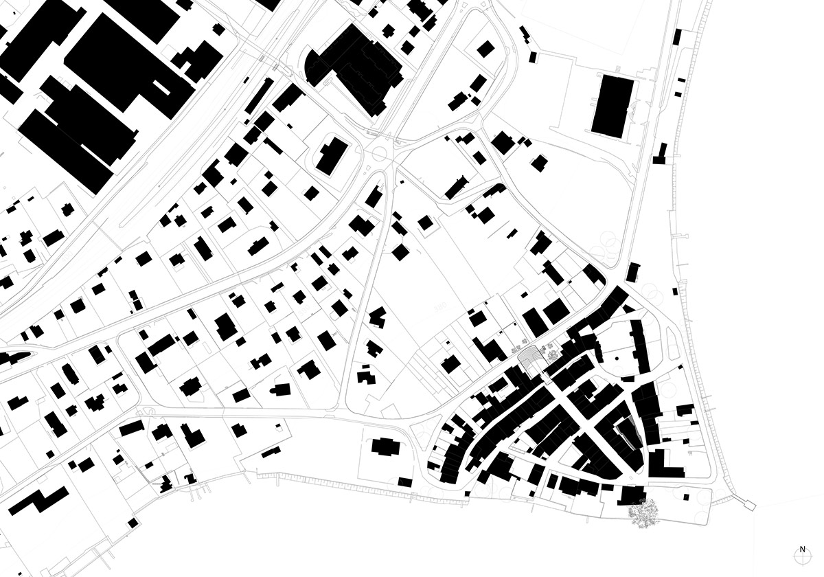 luna by dieter dietz hovers over an outdoor theater