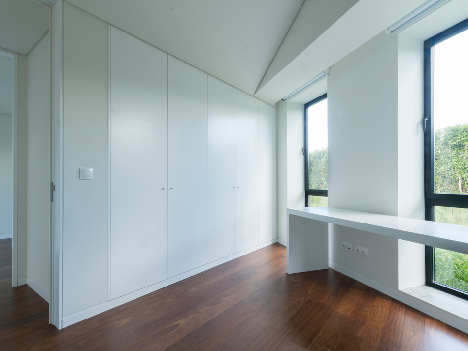 m-arquitectos rosto do cao house portugal designboom