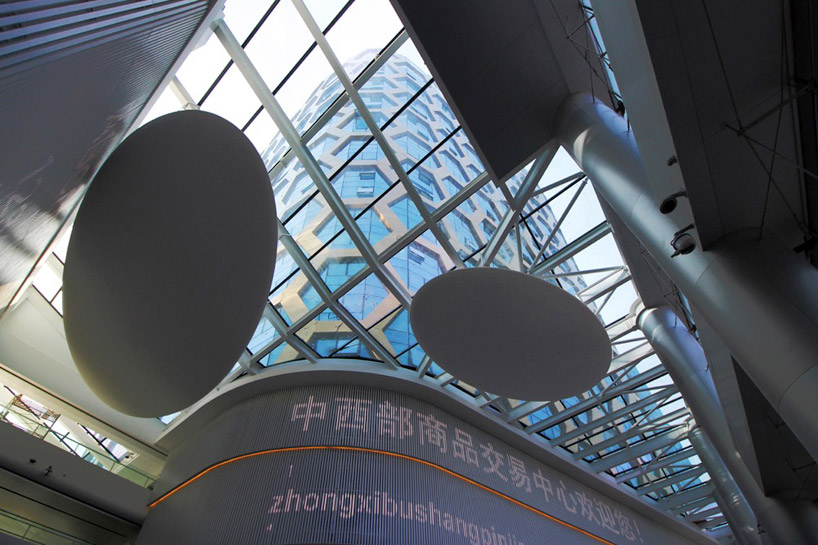 mcec_interdesign-associates-hugo-kohno-architect-associates_designboom_11