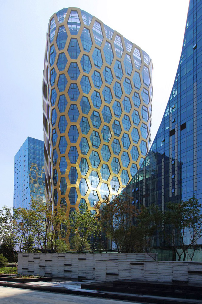 mcec_interdesign-associates-hugo-kohno-architect-associates_designboom_18